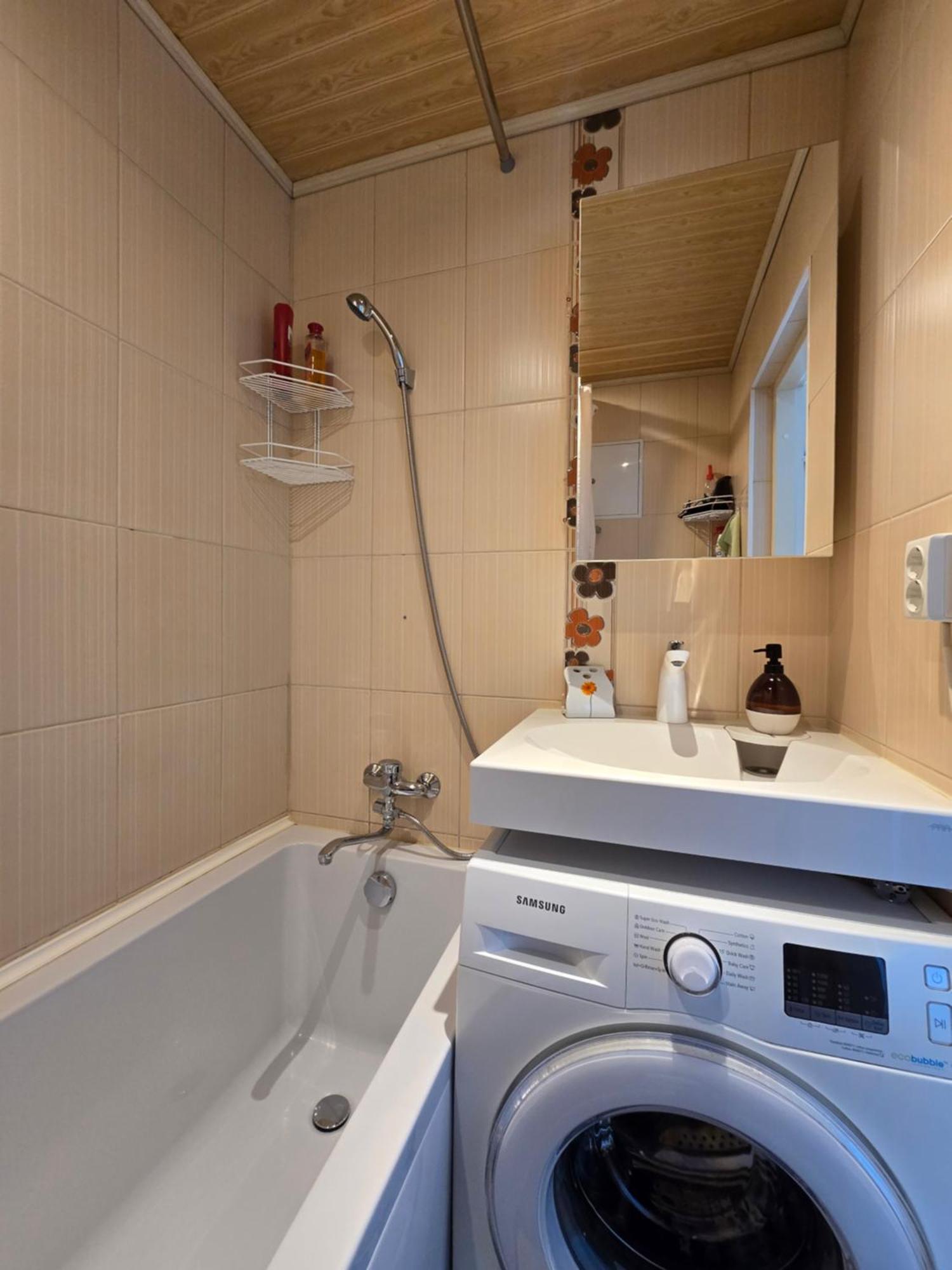 Hero Avenue Apartment นาร์วา ภายนอก รูปภาพ